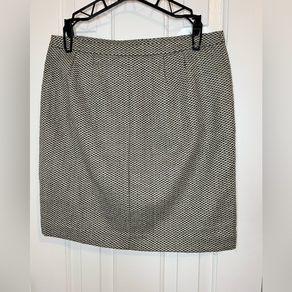 Ann Taylor Loft Mini skirt tan tweed shimmer - Picture 4 of 7